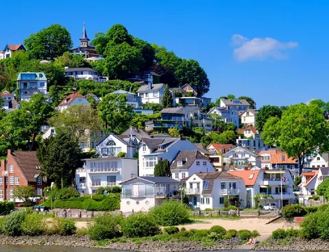 Köhlbrandbron sedd under sightseeingturen till Blankenese i Hamburg